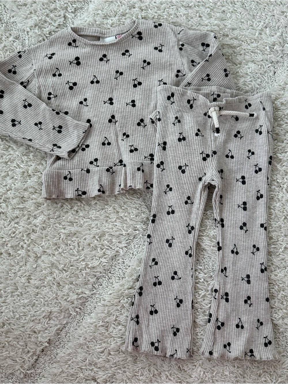 Zara Soft Ribbed Cherry Set